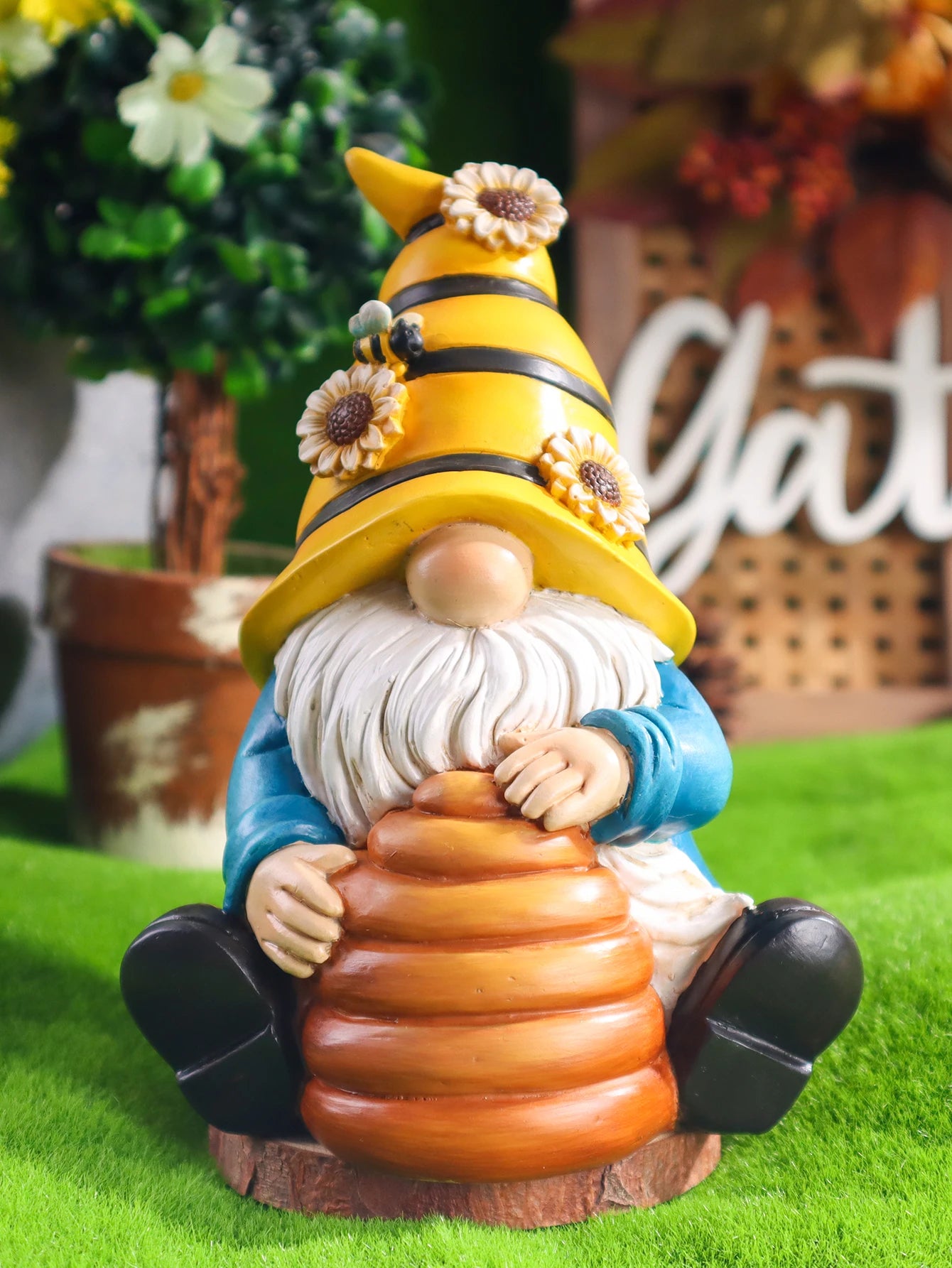 Harvest Festival Fairy Holding Honey Sculpture, Creative Festival Resin Craft, Home Decor Ornament